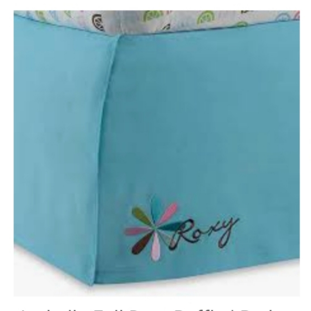 Roxy full Dust Ruffle